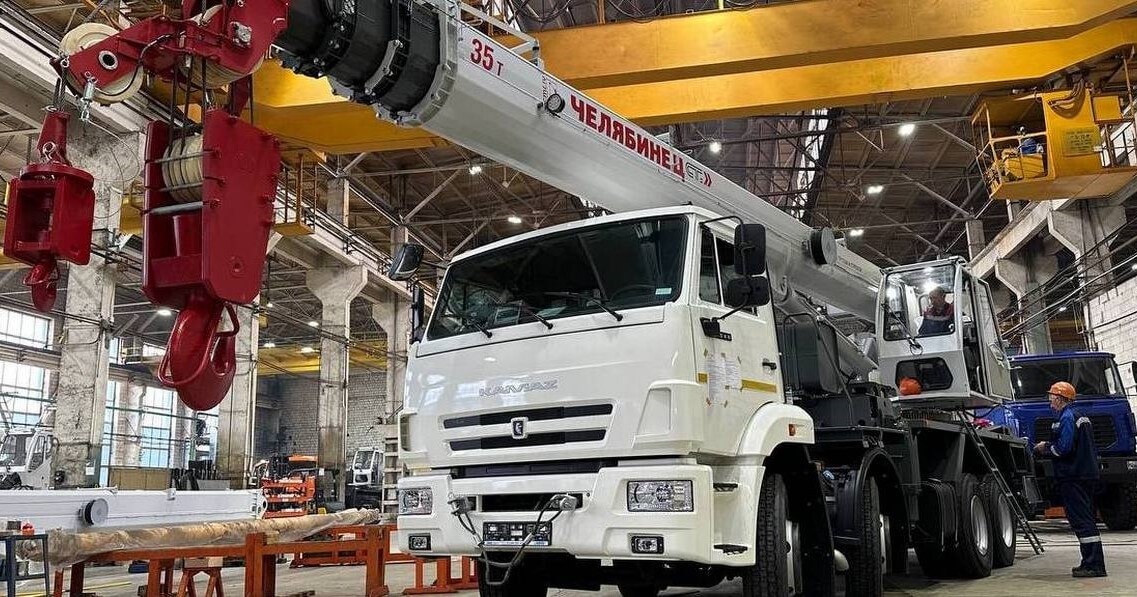 Новый автокран Челябинец 35 т